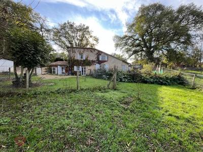 Propriété - 356 m² - 15 pièces