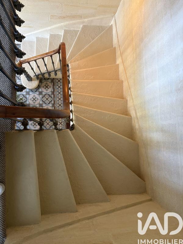 Maison - 228 m² - 11 pièces