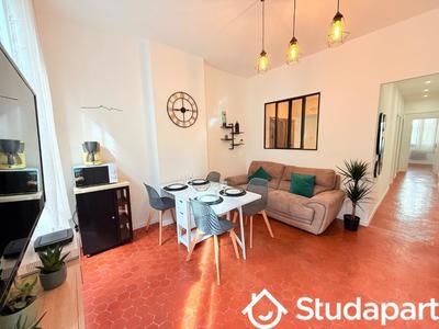 Chambre - 10 m² - 1 pièce