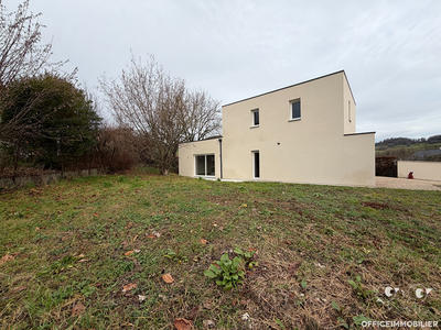 Maison - 121 m² - 6 pièces