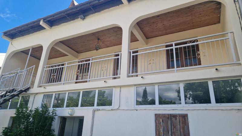 Maison - 200 m² - 7 pièces