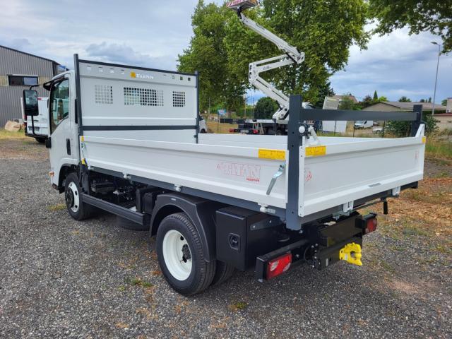 Isuzu M27 Serie Bleu F 2750 Benne Basculante