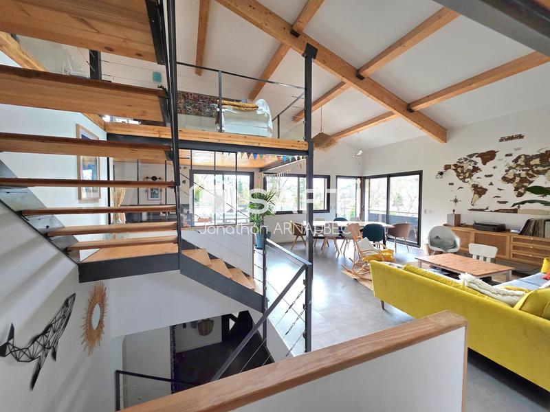 Maison - 178 m² - 6 pièces