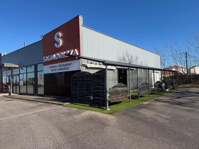 Local commercial - 301 m² - 2 pièces