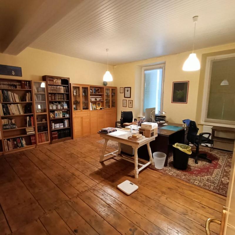 Maison - 311 m² - 7 pièces