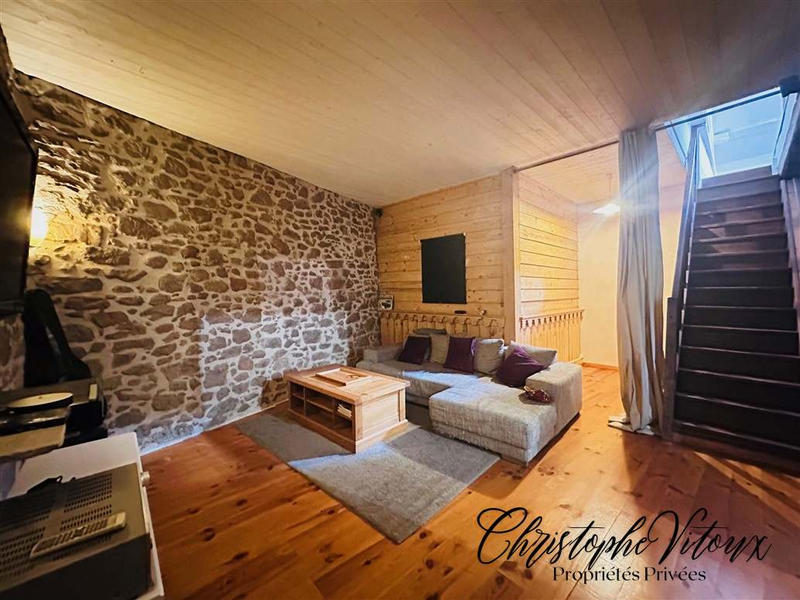 Maison - 231 m² - 7 pièces