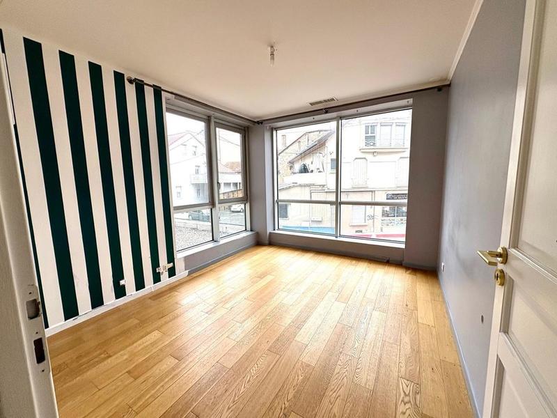 Appartement - 76 m² - 2 pièces