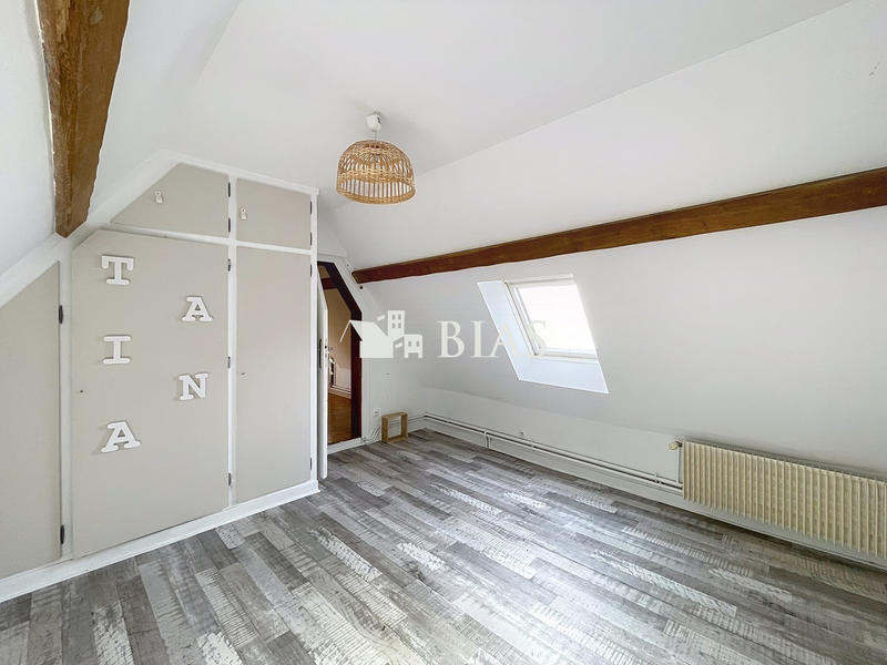 Maison - 205 m² - 6 pièces