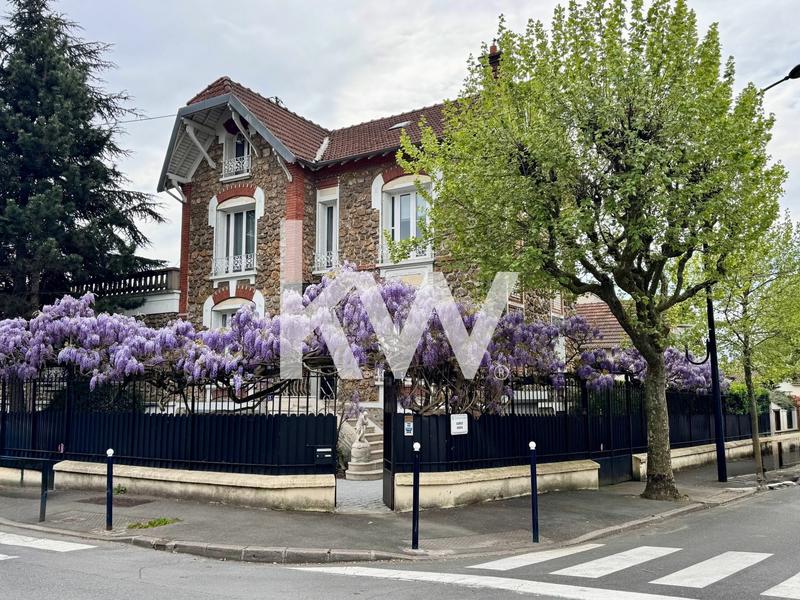 Maison - 380 m² - 10 pièces