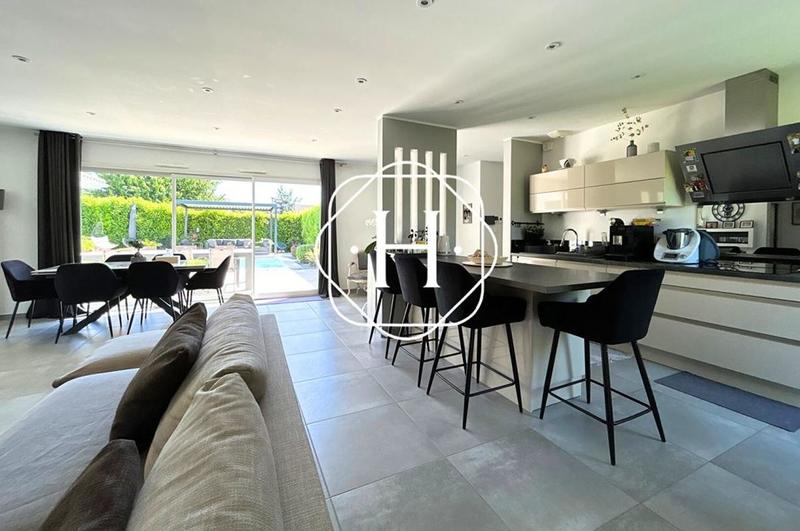 Maison - 157 m² - 6 pièces