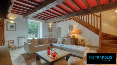 Maison - 261 m² - 8 pièces