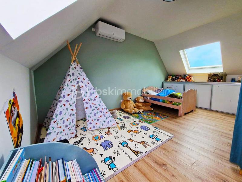 Maison - 143 m² - 7 pièces