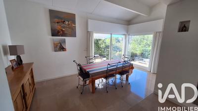 Maison - 271 m² - 9 pièces