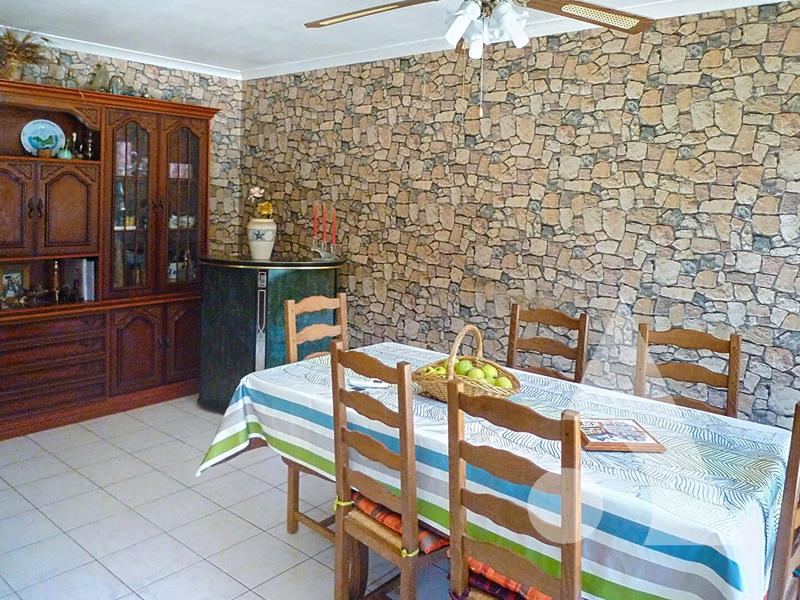 Maison - 256 m² - 11 pièces