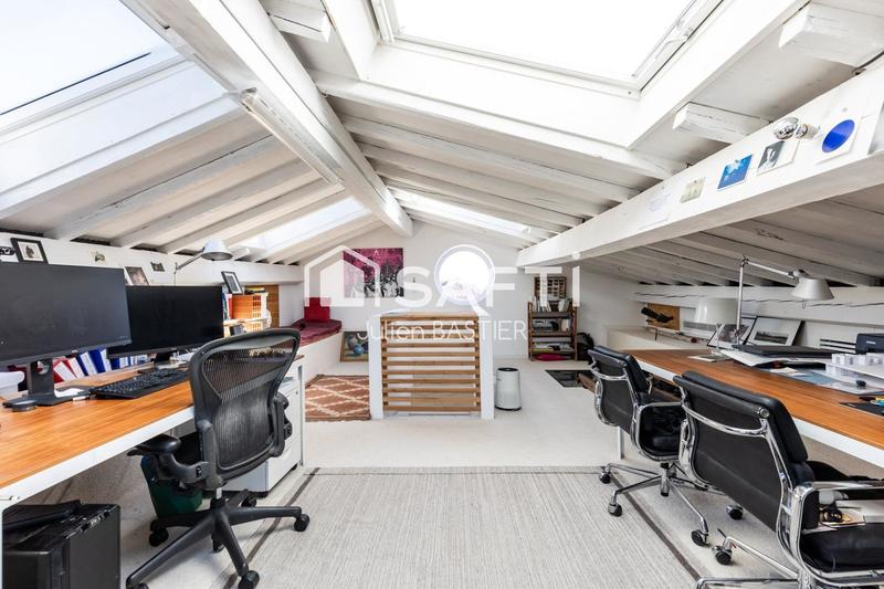 Maison - 320 m² - 11 pièces