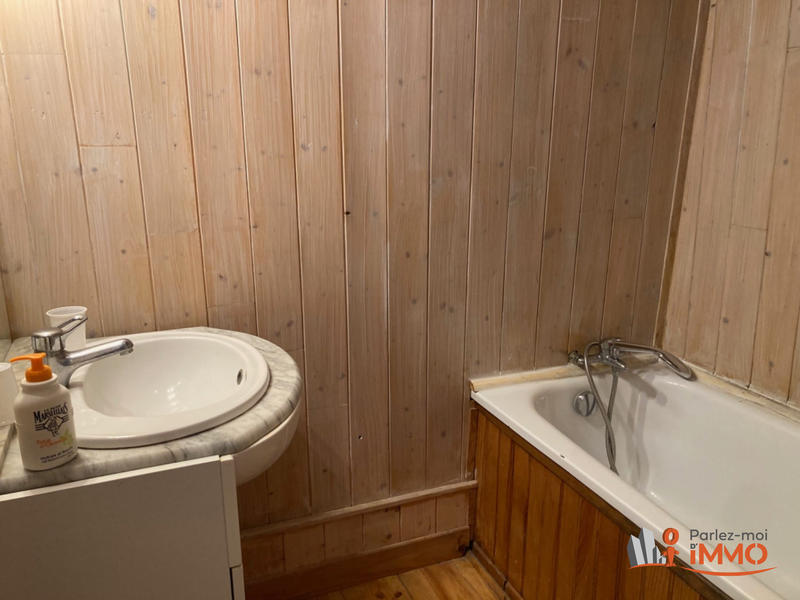 Maison - 299 m² - 12 pièces