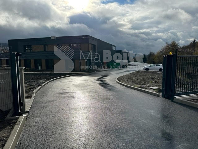 Local d'activités - 365 m²