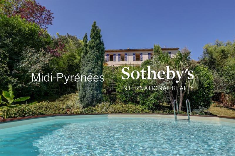 Maison de ville - 336 m² - 10 pièces