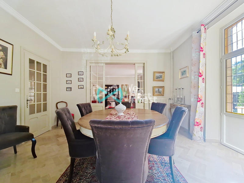 Maison - 445 m² - 7 pièces