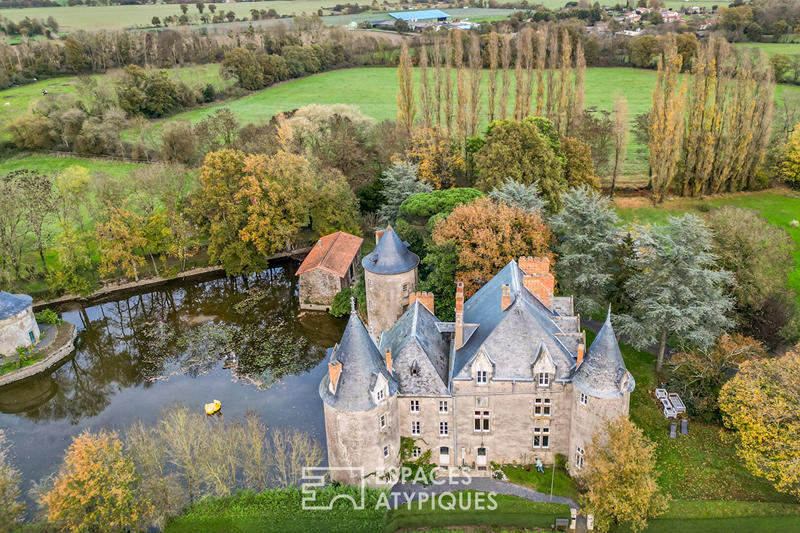 Demeure - 494 m² - 21 pièces