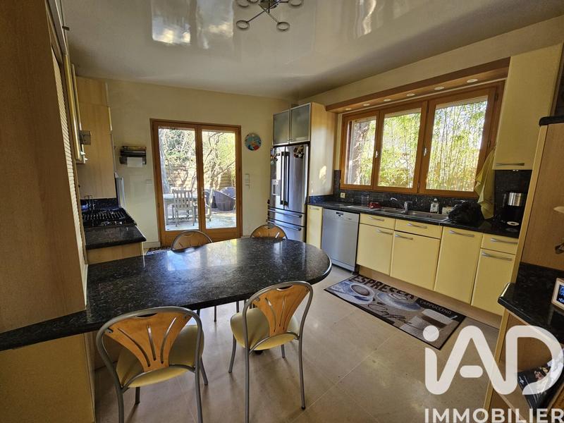 Maison de maîtres - 317 m² - 9 pièces