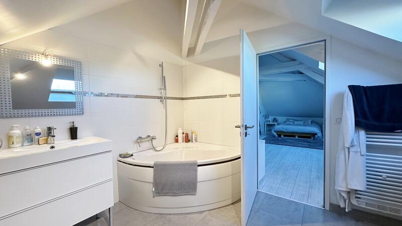 Maison - 270 m² - 8 pièces