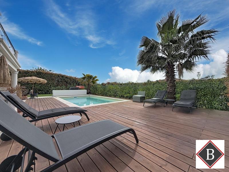 Villa - 90 m² - 4 pièces