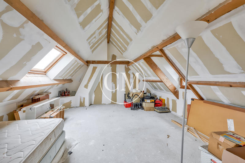 Maison - 288 m² - 8 pièces