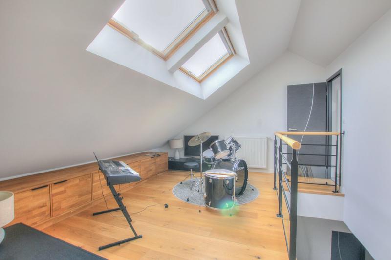 Maison - 200 m² - 6 pièces