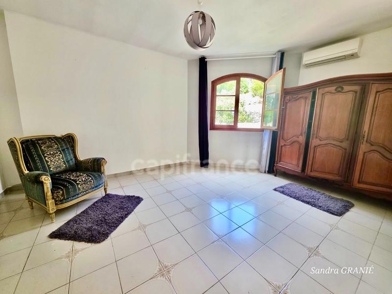 Maison - 353 m² - 10 pièces