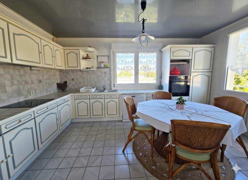 Maison - 218 m² - 6 pièces