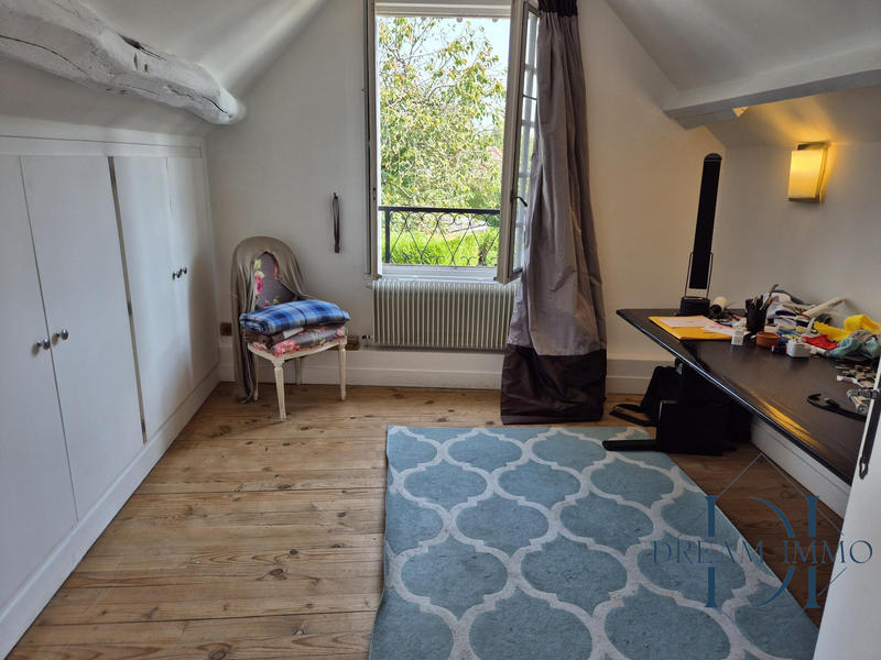 Maison - 270 m² - 10 pièces