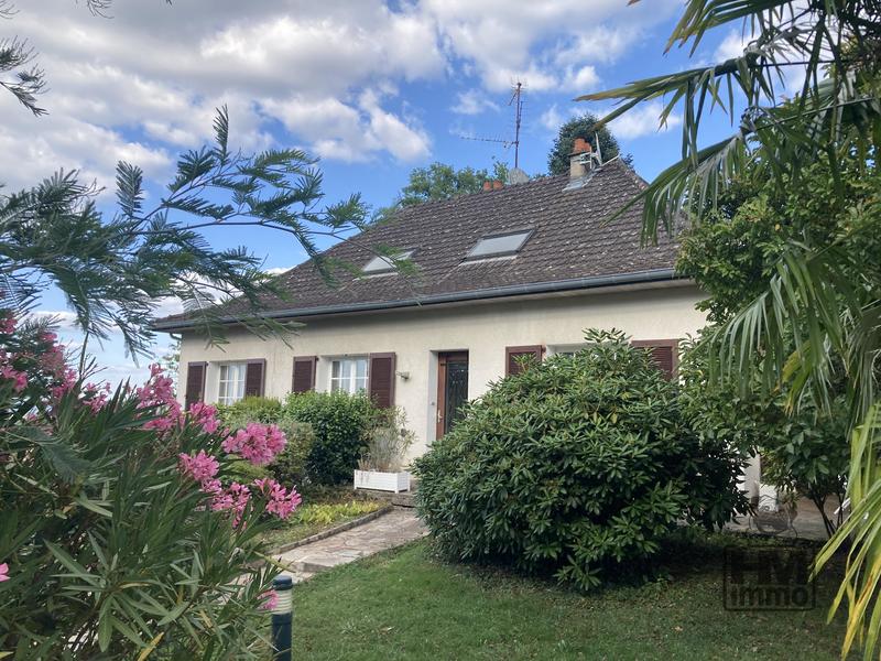 Maison - 147 m² - 8 pièces