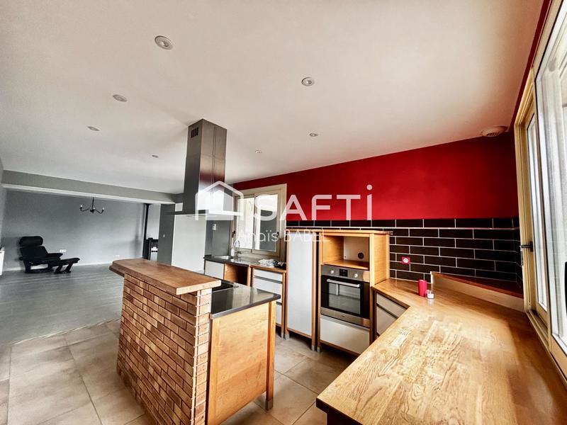 Maison - 207 m² - 9 pièces