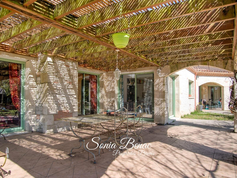 Maison - 238 m² - 6 pièces