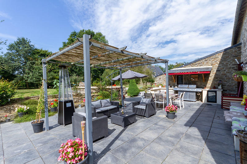 Maison - 321 m² - 12 pièces