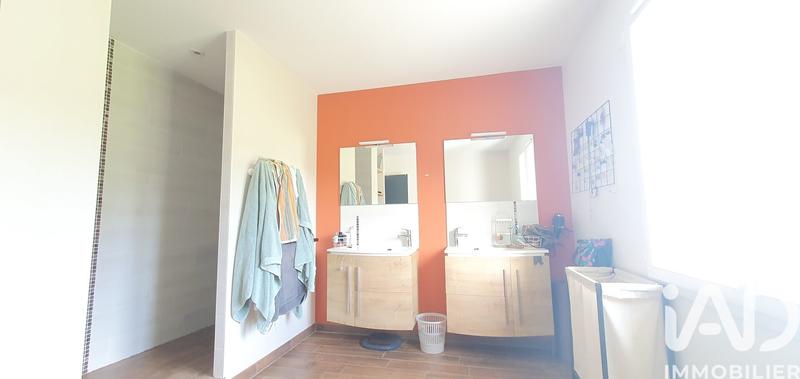 Maison - 200 m² - 8 pièces