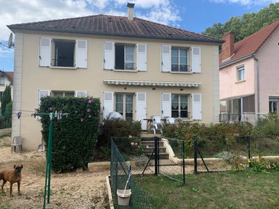 Maison - 172 m² - 8 pièces