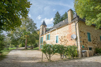 Maison - 299 m² - 15 pièces