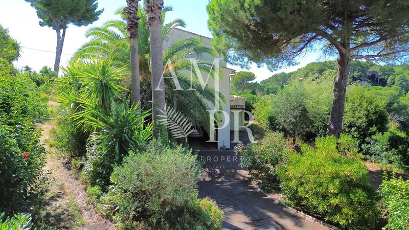 Villa - 216 m² - 7 pièces