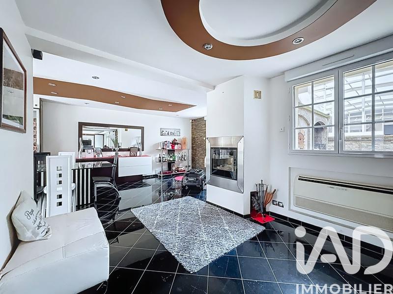 Maison - 205 m² - 6 pièces