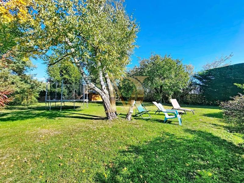 Propriété - 402 m² - 16 pièces