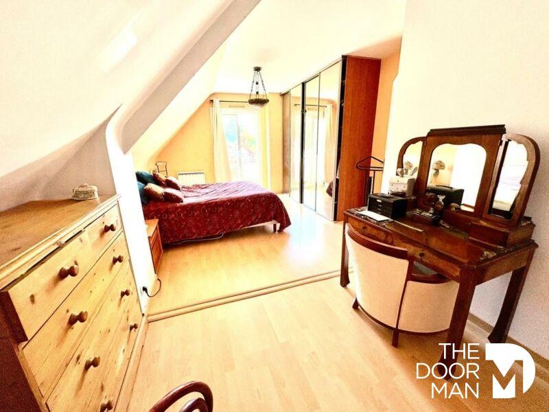 Maison - 144 m² - 7 pièces