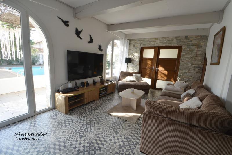 Maison - 194 m² - 8 pièces