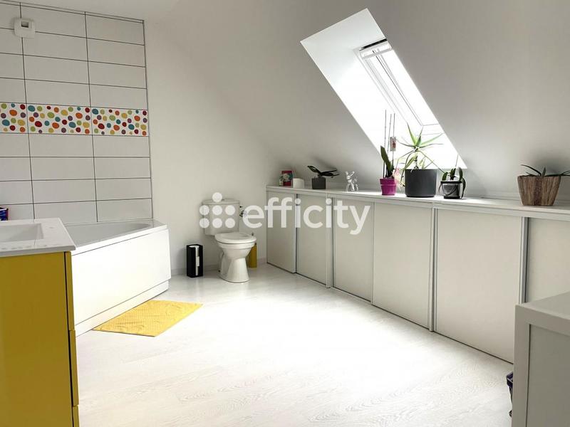 Maison - 169 m² - 8 pièces