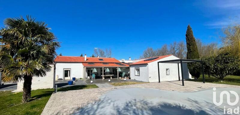 Maison - 305 m² - 7 pièces