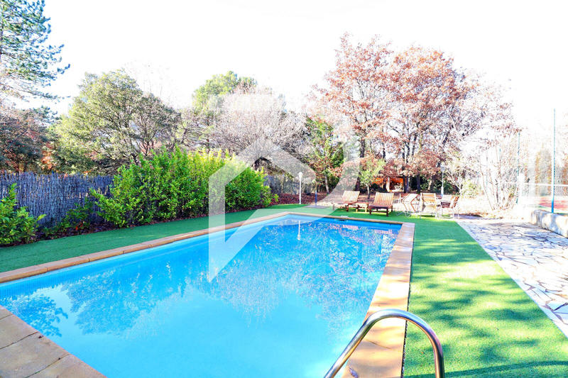 Villa - 137 m² - 6 pièces