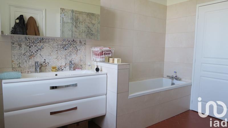 Maison - 250 m² - 8 pièces