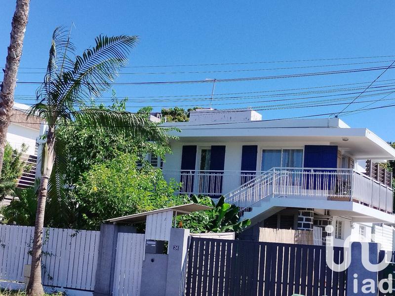 Maison - 180 m² - 12 pièces