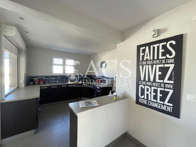 Maison - 115 m² - 4 pièces